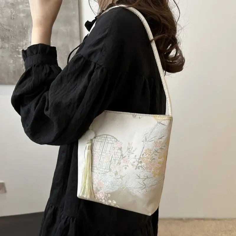 Fashionable Chinese Embroidery Shoulder Bag New Chinese Style Floral Tote Bag Hanfu Bucket Handbag Trendy Designer Travel Wallet