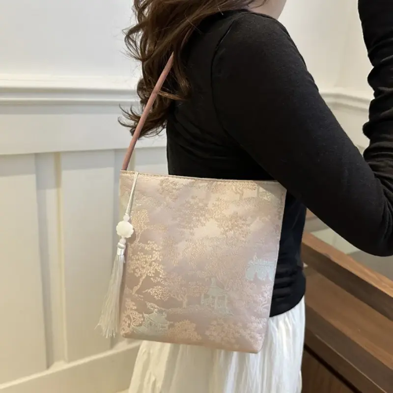 Fashionable Chinese Embroidery Shoulder Bag New Chinese Style Floral Tote Bag Hanfu Bucket Handbag Trendy Designer Travel Wallet