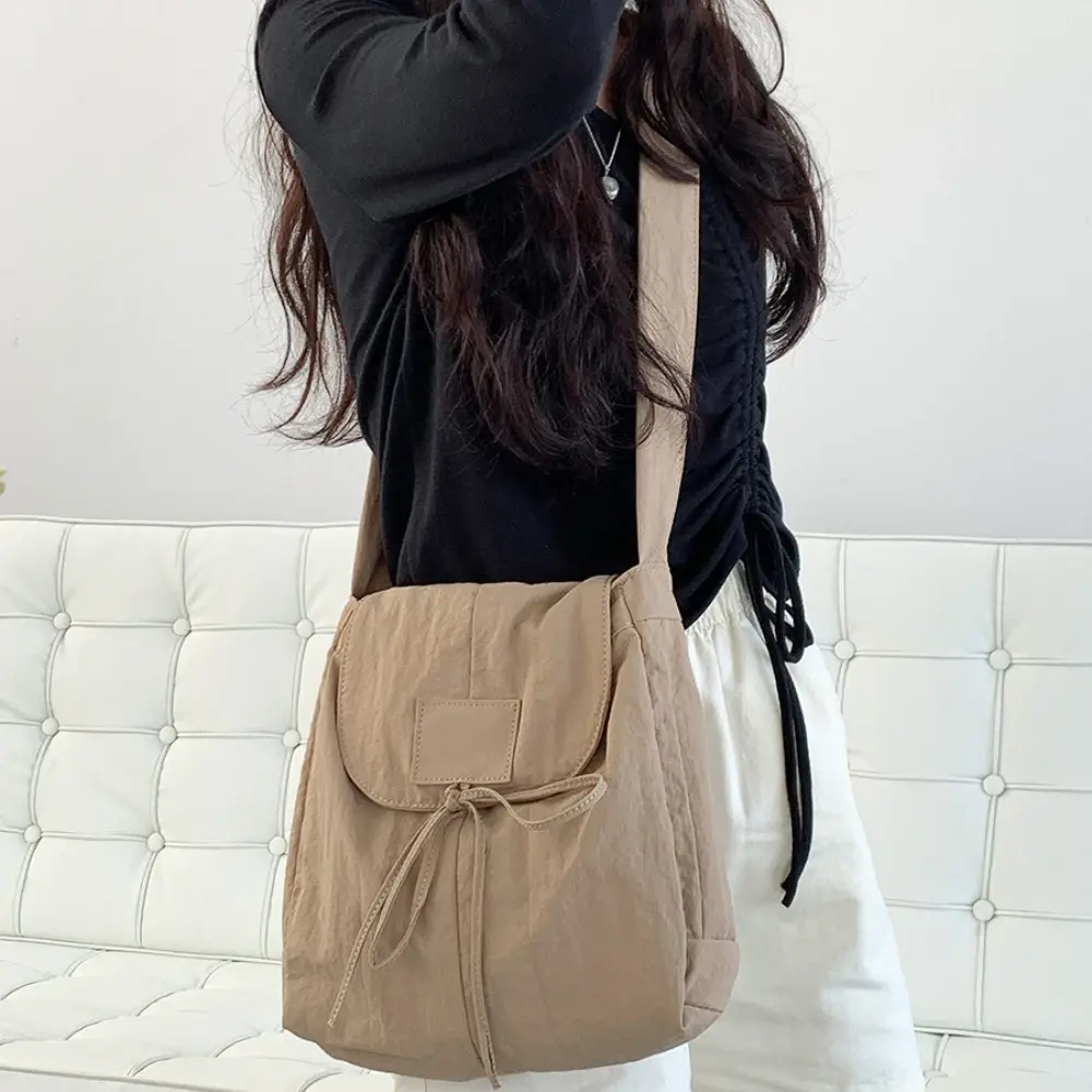 Vintage Flap Nylon Bow Crossbody Bag Large Autumn New Student Commuter Shoulder Bag Winter Solid Colour Simple Messenger Bag