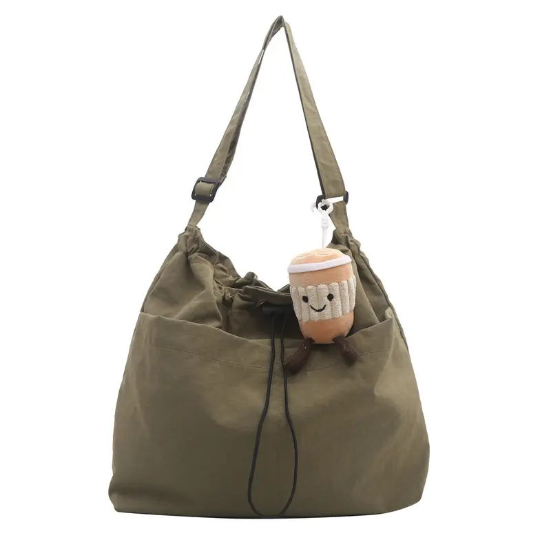 New large capacity waterproof nylon fabric drawstring fold shoulder bag travel travel leisure crossbody bucket bag
