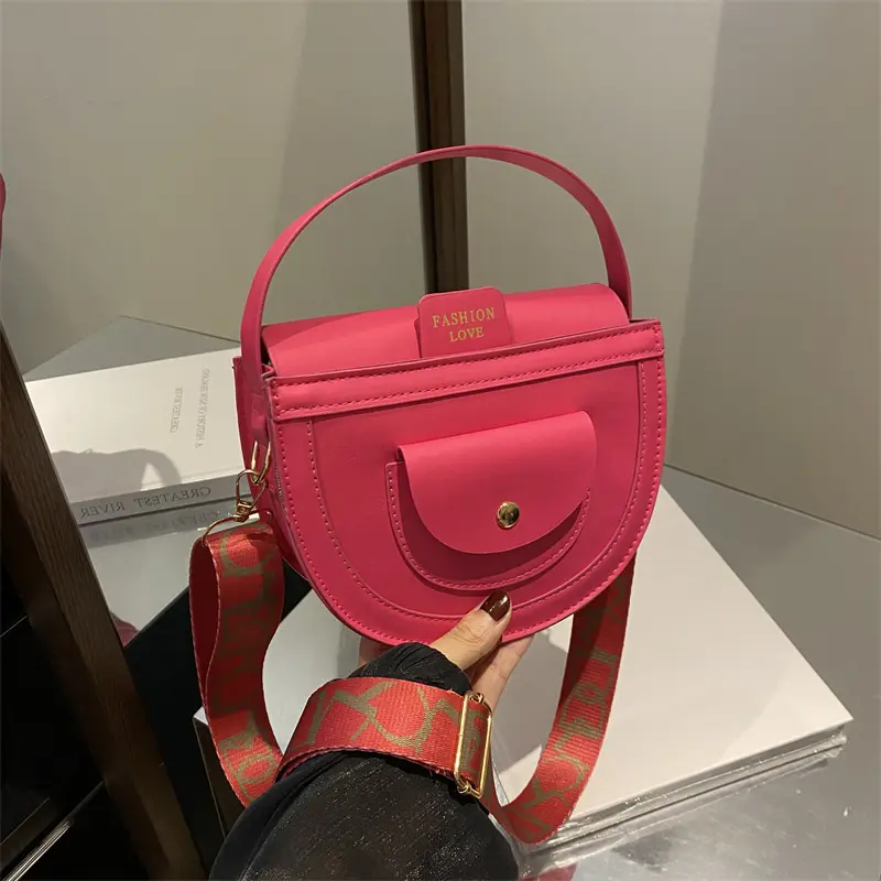 New summer bags Women's fashion simple shoulder bag Fashion western saddle bag Leisure commuter crossbody bag