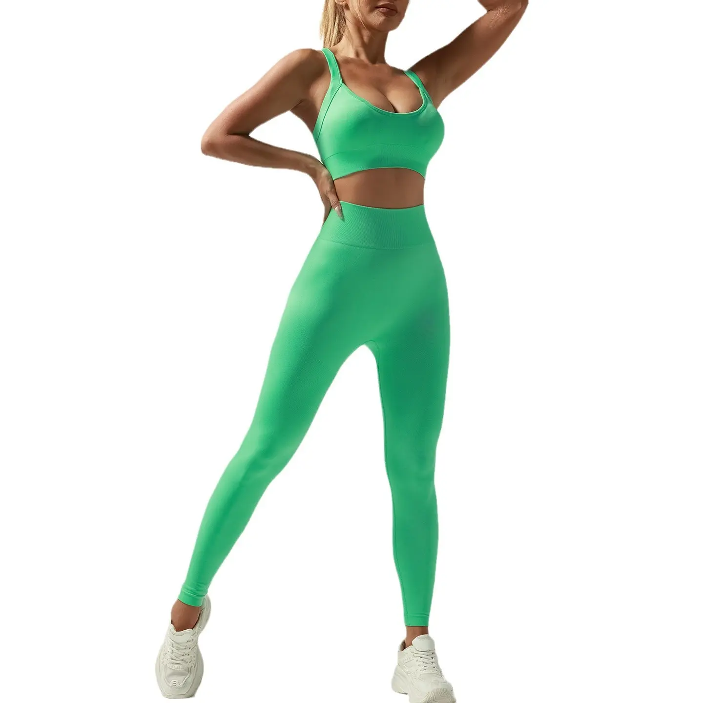 Seamless yoga suit with chest pad shockproof cross hip lift quick drying sports outdoor fitness suit sports set women