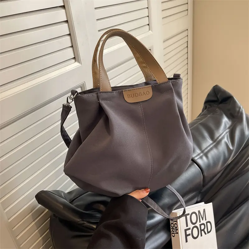 New all-in-one large capacity canvas Tote bag trendy handbag trend commuter bag single shoulder diagonal bag