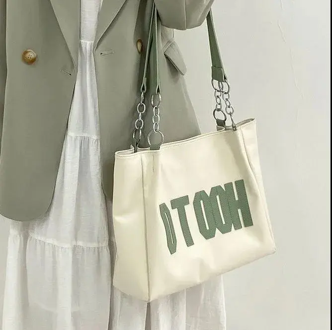 Large capacity women's bag Autumn and winter fashion texture single shoulder underarm delicate bag new student commutingtote bag