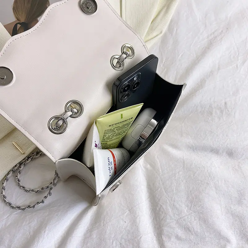 Niche design sense chain small square bag women's spring new texture shoulder bag fashion simple crossbody bag