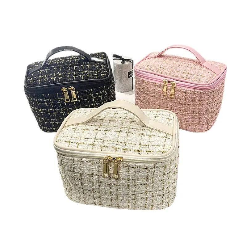 The new network red small fragrance makeup bag with large capacity portable travel toiletry and makeup storage bag