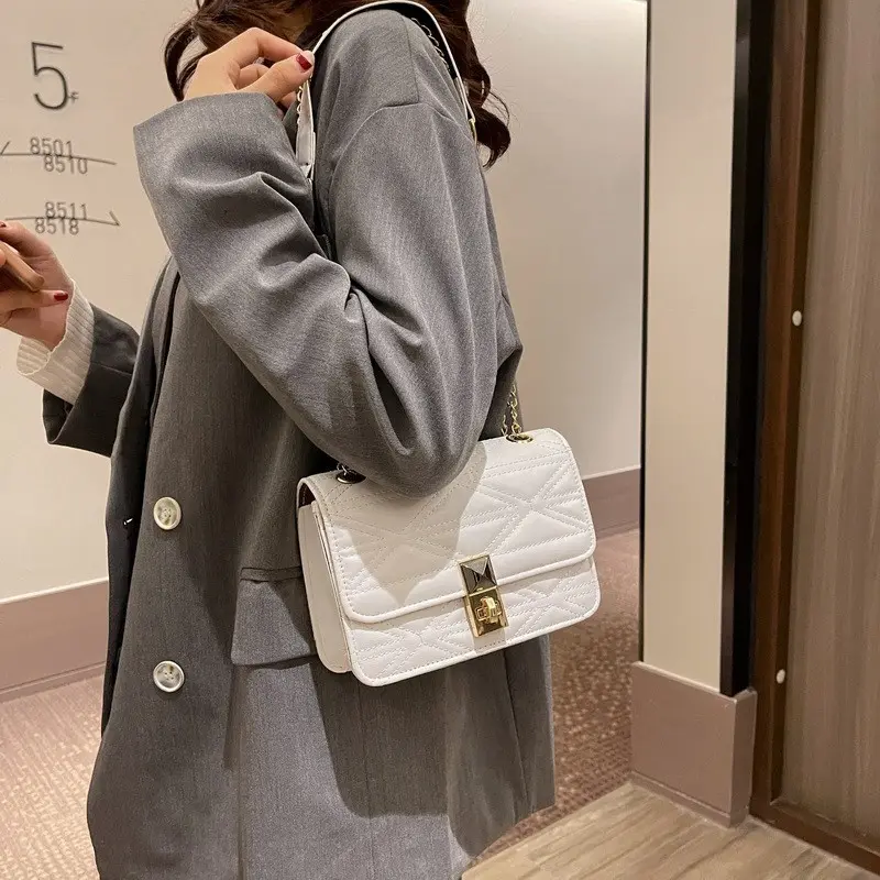Popular texture female bag all new trend single shoulder crossbody small square bag chain fashion diamond check underarm bag