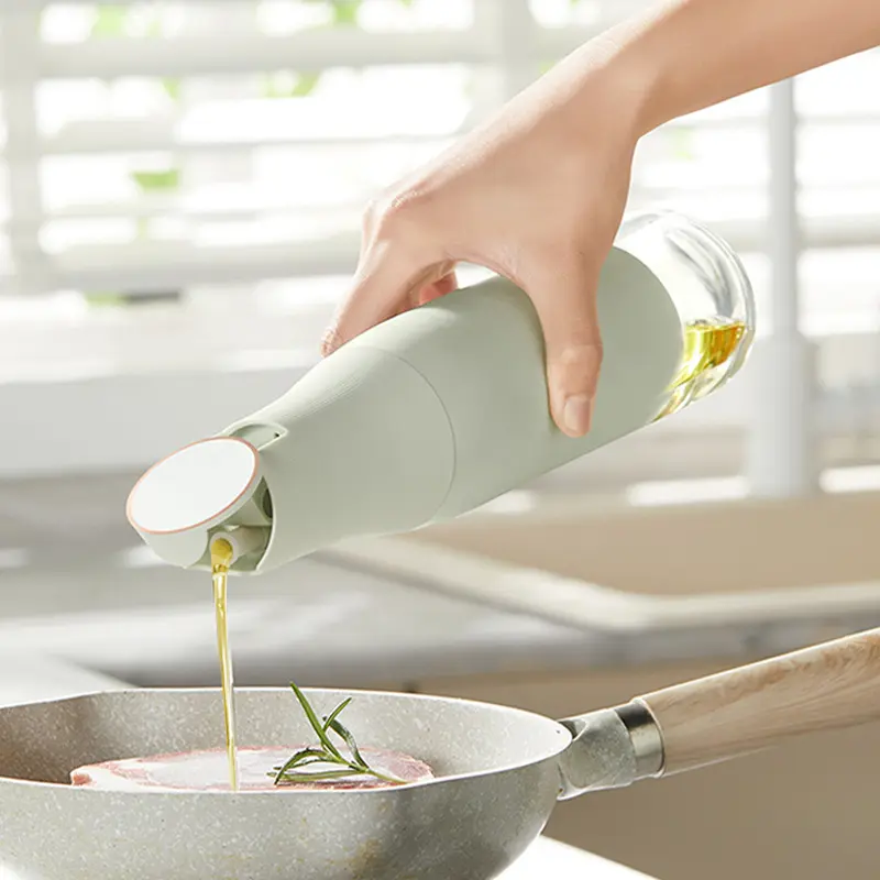 Kitchen leakproof oil can automatically open and close seasoning bottle Glass oil can sauce bottle Household gravity oil bottle