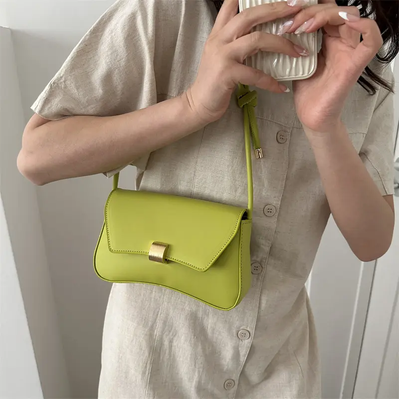 Senior handbag women's new baguette bag retro hand-held underarm bag Foreign style young woman single shoulder crossbody bag