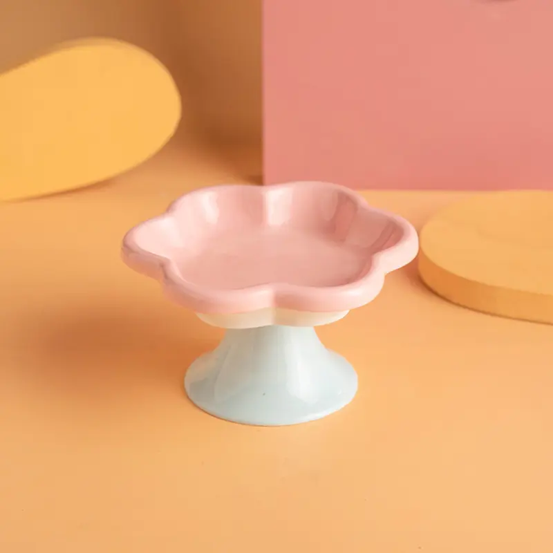 Creative flower-shaped ceramic cat bowls, cartoon cat bowls, anti-tipping pet cat food dishes, water bowls pet products