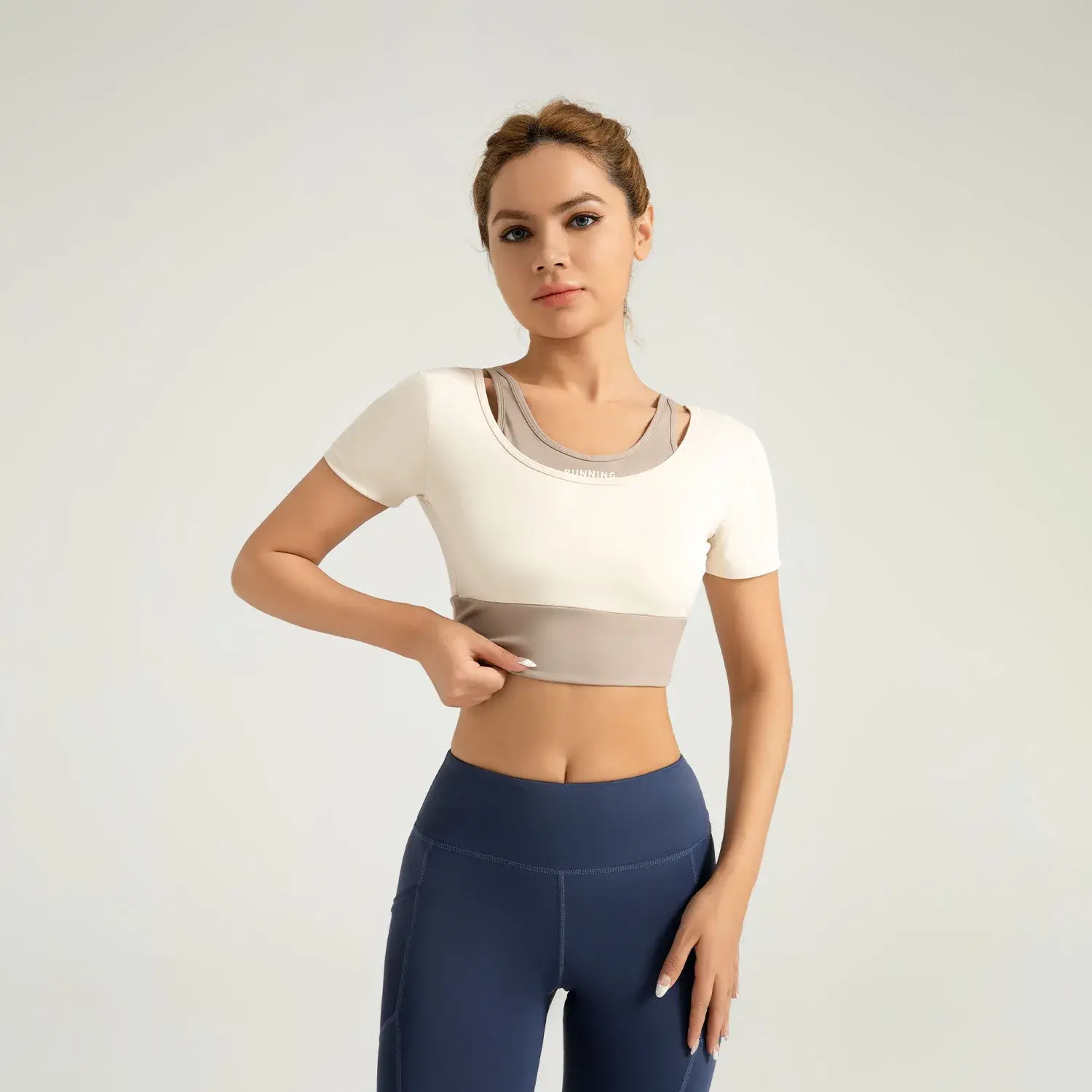 Color matching fake two-piece yoga short-sleeved free bra sports top fitness femme