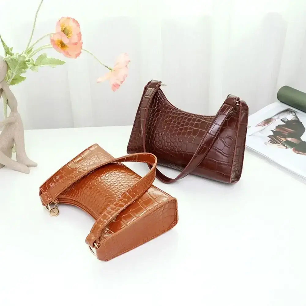 New Crossbody Bag Women's Versatile Simple Underarm Bag Casual Fashionable Diagonal Shoulder Bag Solid Color Handbag