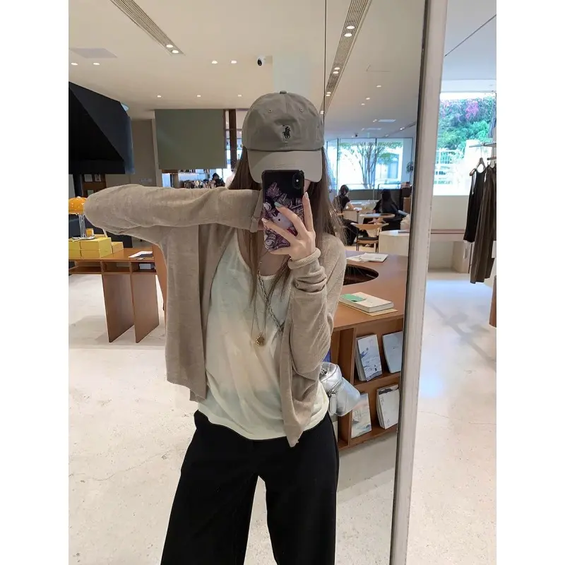 Light and relaxed knitted cardigan women's spring sunscreen blouse foreign style age-reducing fashion top cardigans
