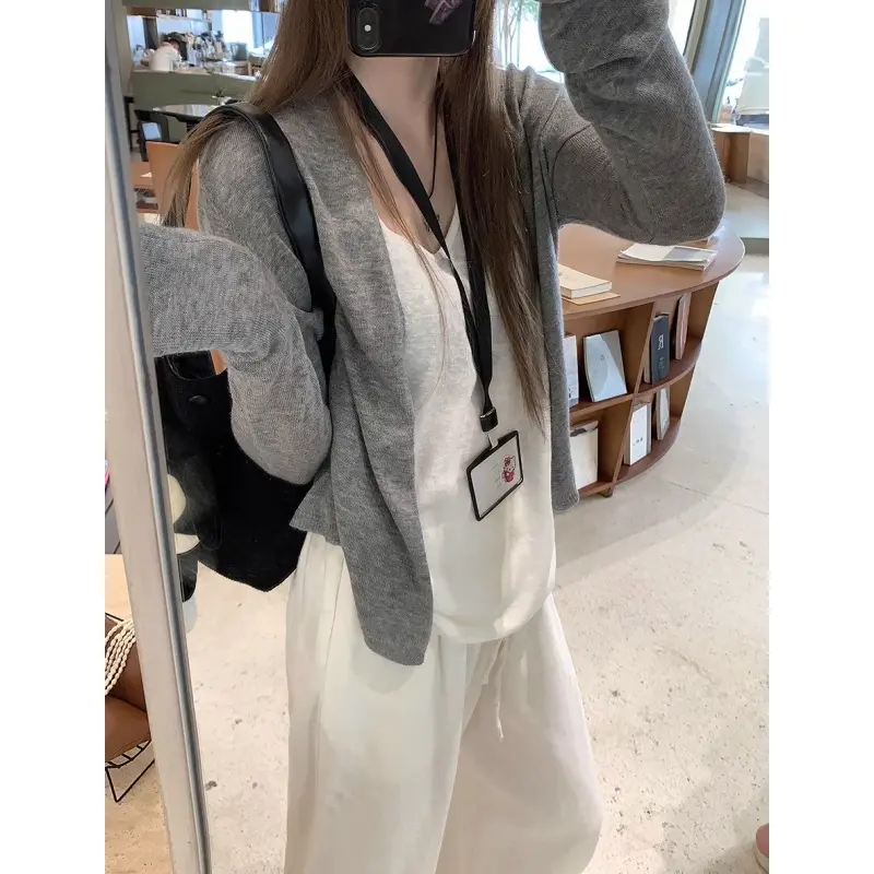 Light and relaxed knitted cardigan women's spring sunscreen blouse foreign style age-reducing fashion top cardigans