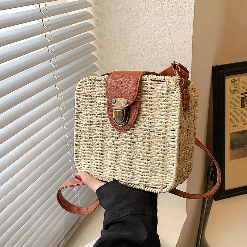 Fashionable Straw Shoulder Bag Casual Handbag Beach Crossbody Purse Shopping Bags for Vacation and Everyday Use