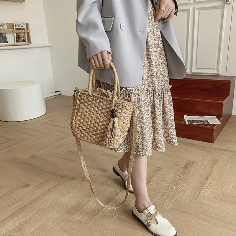 Women Handbags Straw Rattan Woven Crossbody Bag Summer Bohemia Beach Tassel Design Basket Bag Fashion Shoulder Messenger Bag