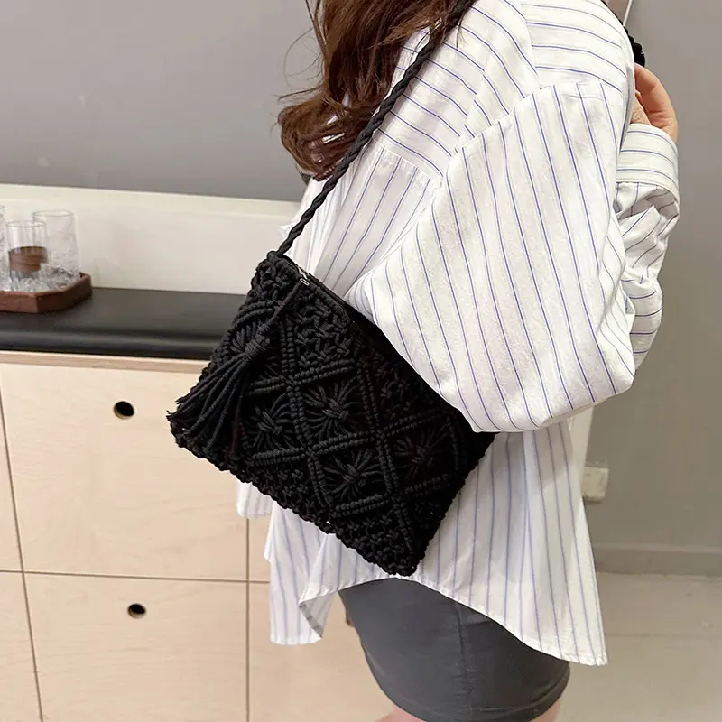 Women's Crochet Shoulder Bag Tassel Boho Solid Color Hollow Out Hand-Woven Weave Crossbody Bag Messenger Tote