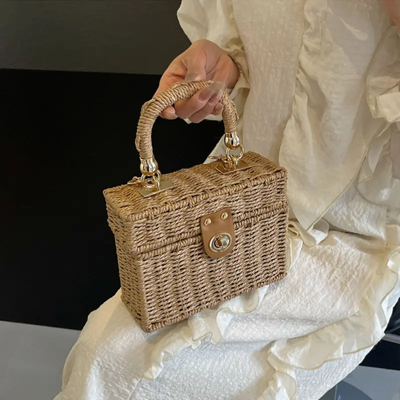 Fashionable Straw Shoulder Bag Casual Handbag Beach Crossbody Purse Shopping Bags for Vacation and Everyday Use