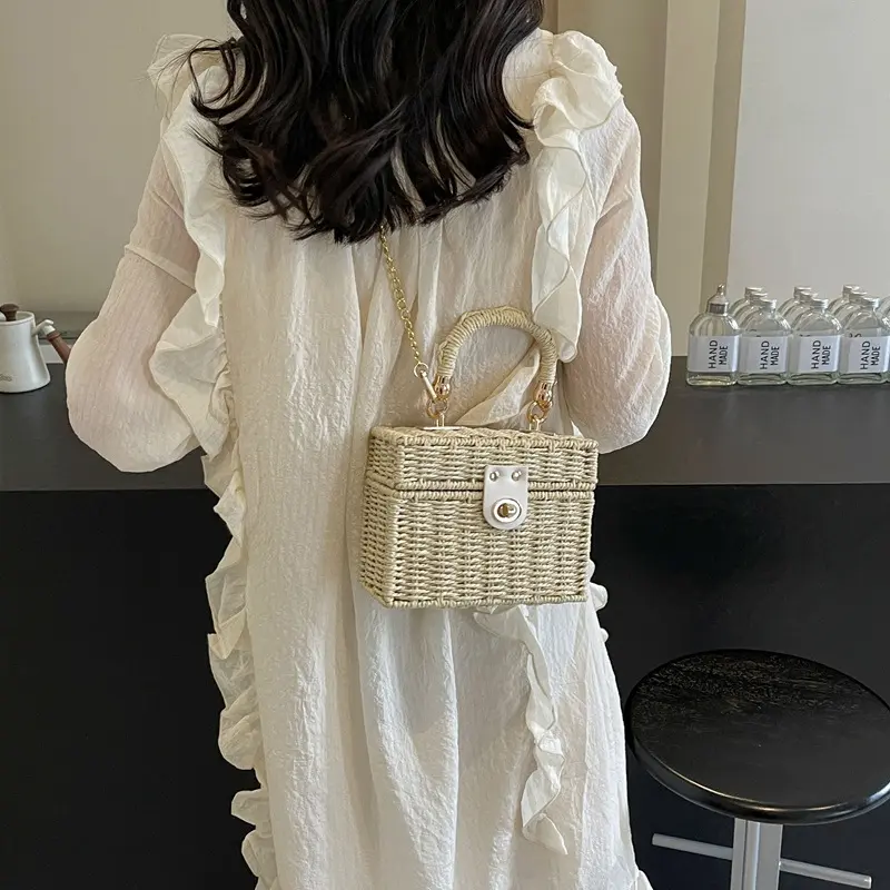 Fashionable Straw Shoulder Bag Casual Handbag Beach Crossbody Purse Shopping Bags for Vacation and Everyday Use