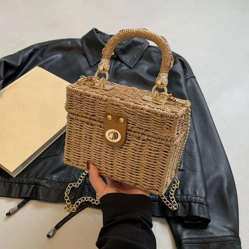 Fashionable Straw Shoulder Bag Casual Handbag Beach Crossbody Purse Shopping Bags for Vacation and Everyday Use