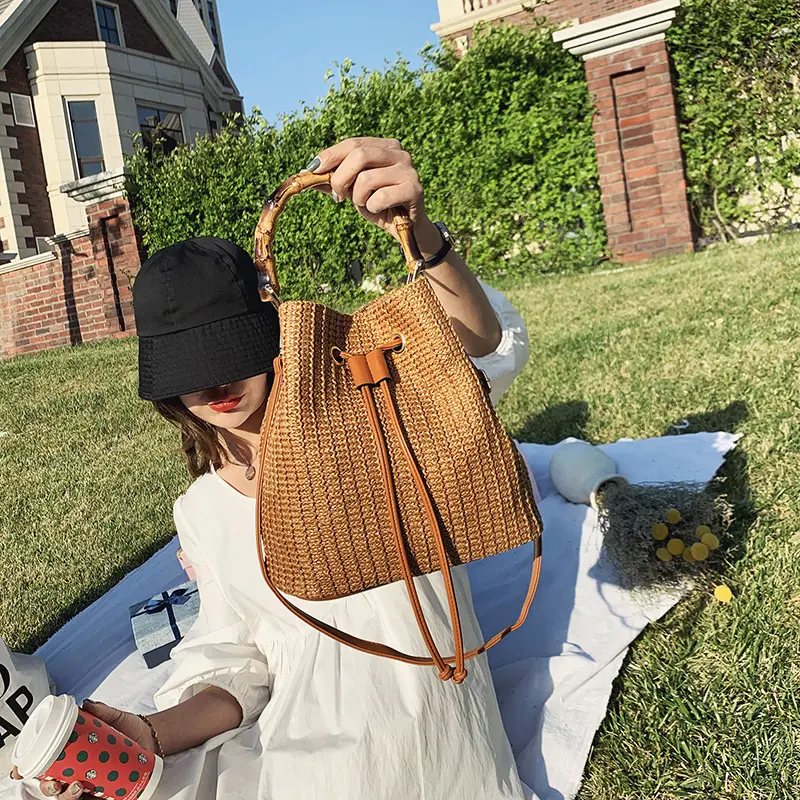 Women's Bohemian Crossbody Shoulder Bag Drawstring Straw Woven Bucket Bags Female Rattan bamboo Handle Beach Bag Chain Handbags