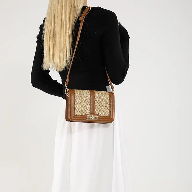 Women's Shoulder Bags Luxury Straw Woven Crossbody Bags for Girl Messenger Ladies Flap Small Square Handbag