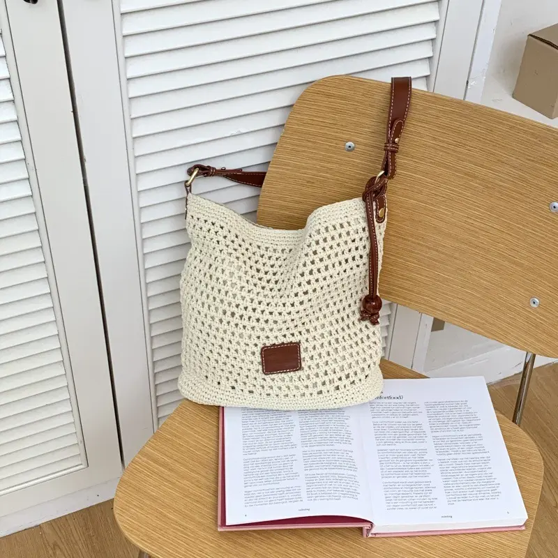 Summer Women's Large-capacity Woven Tote All-match for Casual Wear Commuting Shoulder Bag Beach Holidays Bucket Handbag