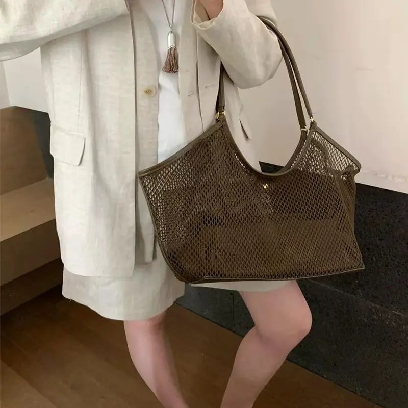 Designer Woven Mesh Tote Bag Large Capacity Women Commuting Shoulder Bag Summer New Casual Vacation Handbag
