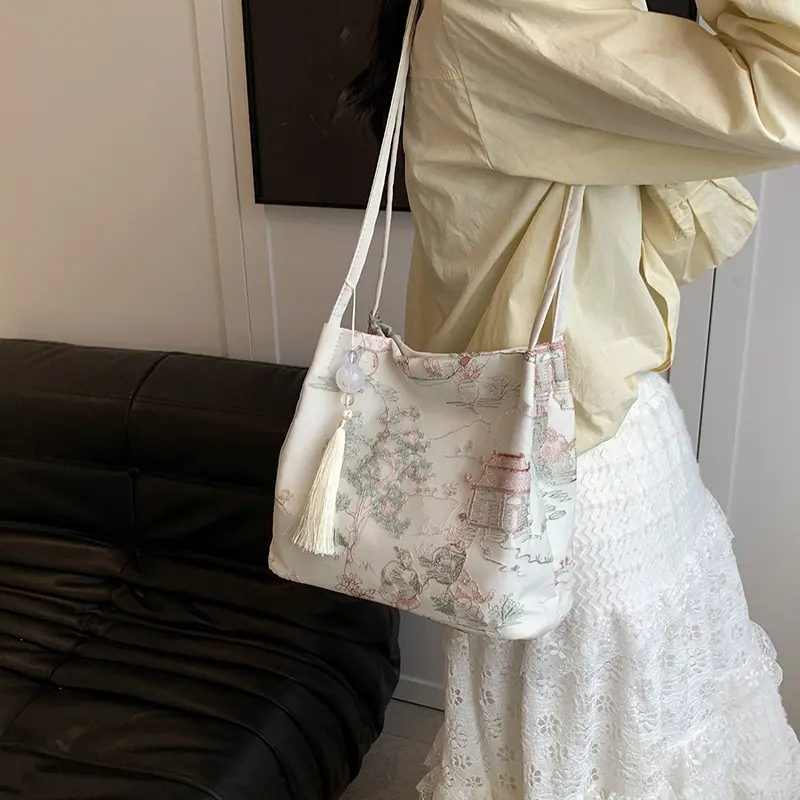 Women Ancient Style Shoulder Bag Large Capacity Simple Carrying Bag Lightweight Commuting Bag with Tassel Pendant Bucket Bag
