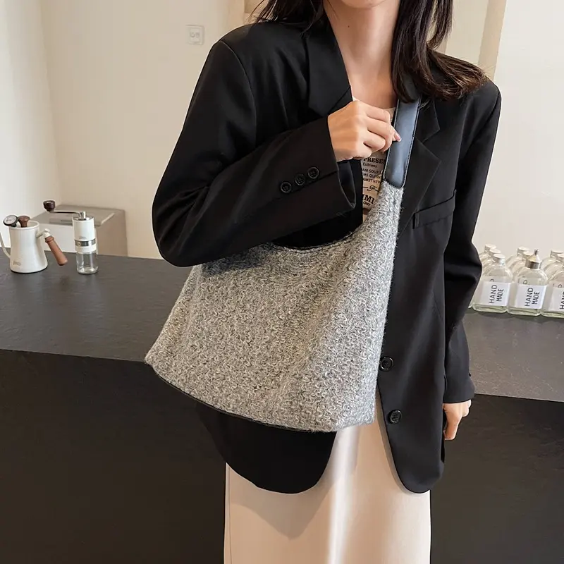 Vintage Winter Warm Casual Shoulder Bag Retro Felted Wool Tote Commuting Style Women Bag Leopard Handbag