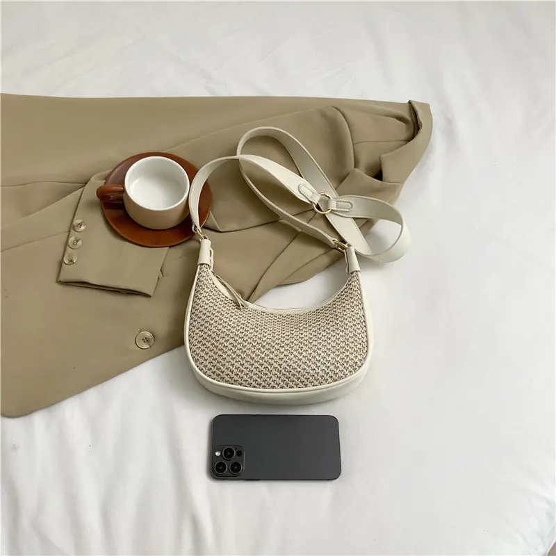 Casual Straw Women Small Shoulder Bag Wicker Woven Moon Handbag Handmade Summer Vocation Beach Rattan Bag
