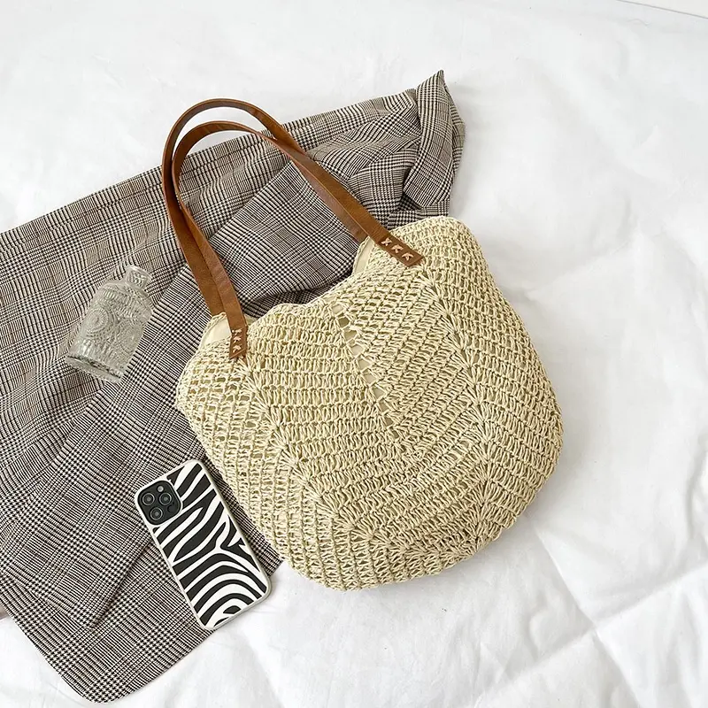 Casual Handmade Straw Woven Bag Bohemian Vintage Large Capacity Casual Female Beach Travel Bag Handbag For Women Beach Totes