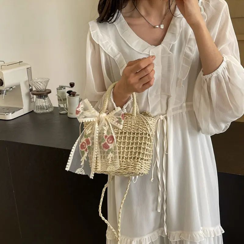 Lovely Woven Handbag Shoulder Bag Straw Crossbody Bag Hollow Out Design Cute Summer Bag For Girls