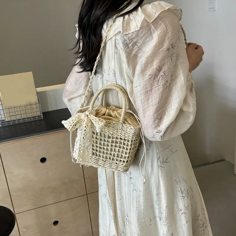 Lovely Woven Handbag Shoulder Bag Straw Crossbody Bag Hollow Out Design Cute Summer Bag For Girls