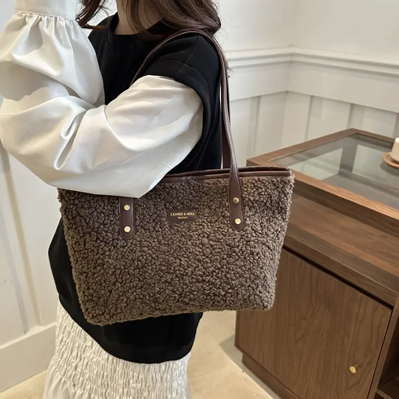 Fashionable Plush Large Capacity Tote Bags for Women Armpit Bag Casual Shopping Bags Purse and Handbags Designer Bags