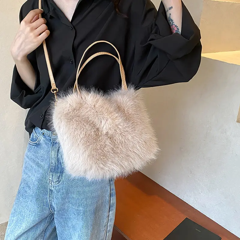Fashion Winter Women's Faux Fur Handbags Retro Ladies Fluffy Shoulder Bags Large Capacity Soft Plush Female Tote Underarm Bag