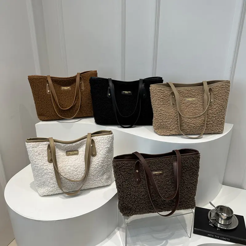 Fashionable Plush Large Capacity Tote Bags for Women Armpit Bag Casual Shopping Bags Purse and Handbags Designer Bags