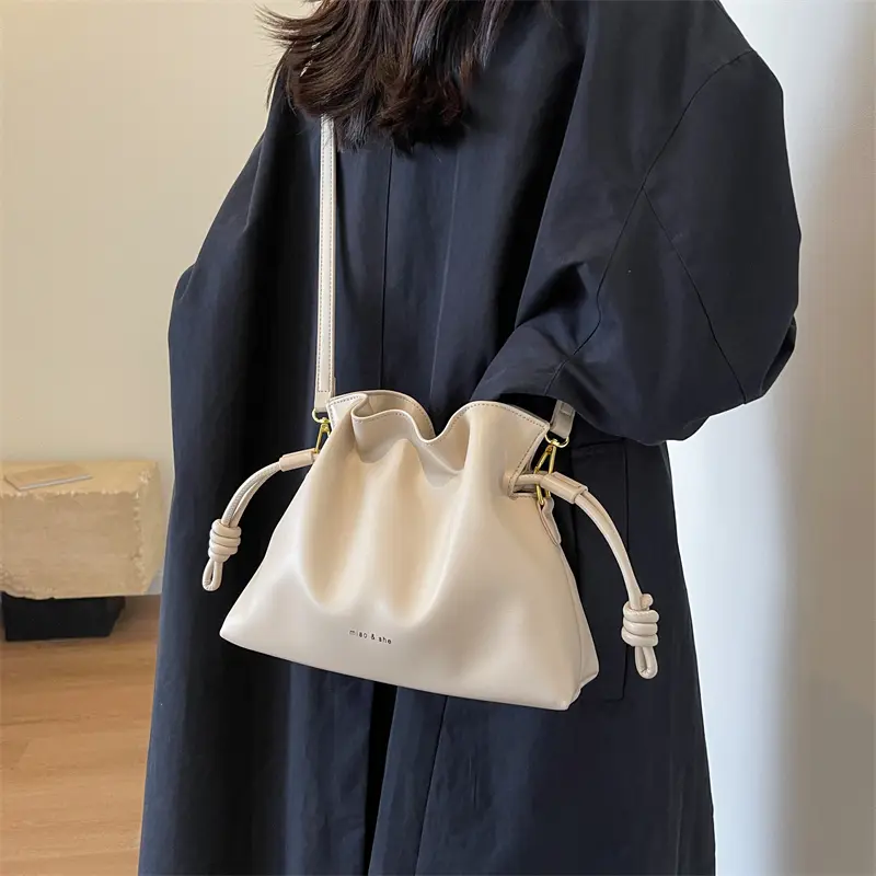 Soft PU Leather Female Small Shoulder Bag Pleated Cloud Bag with Drawstring Solid Bucket Bag Ladies Simple Chic Hobo Bag Satchel