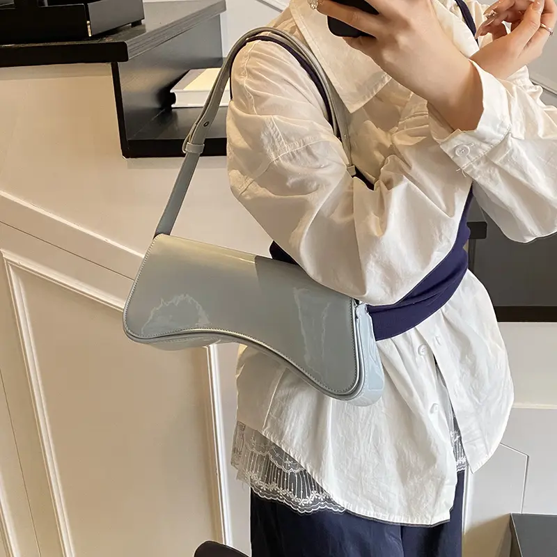 Women Simple Tote Bag Solid Color PU Leather Casual Armpit Bag Flap Baguette Bag Vintage Tote Handbag Ladies Daily Use Bag