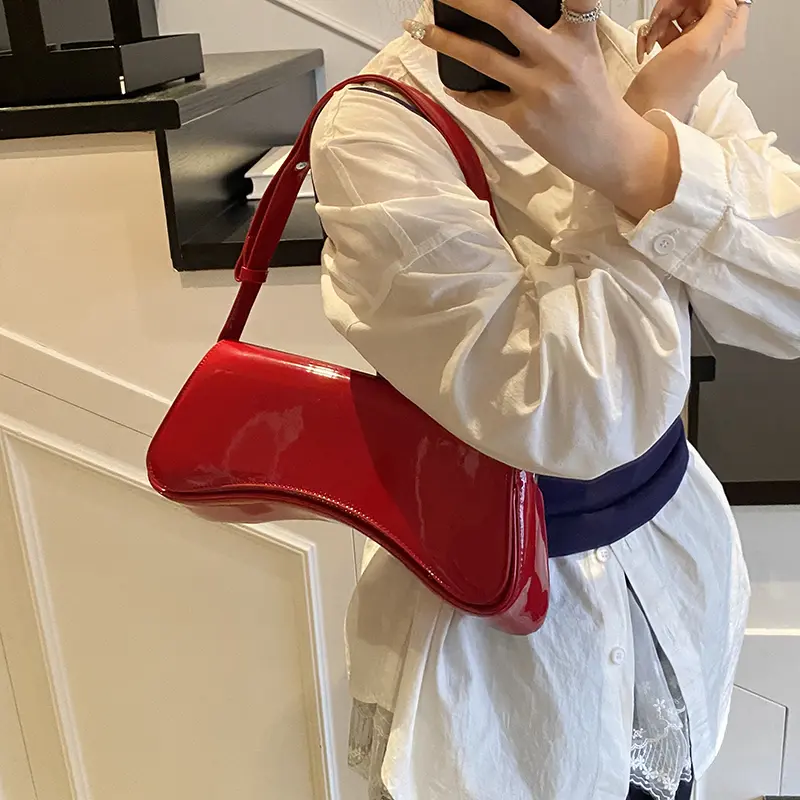 Women Simple Tote Bag Solid Color PU Leather Casual Armpit Bag Flap Baguette Bag Vintage Tote Handbag Ladies Daily Use Bag