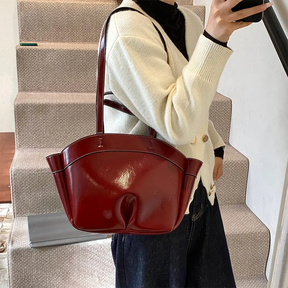 Women Tote Bag Underarm Bag Large Capacity PU Leather Shoulder Bags Vintage Solid Crossbody Bag Trendy Briefcase Bags with Purse