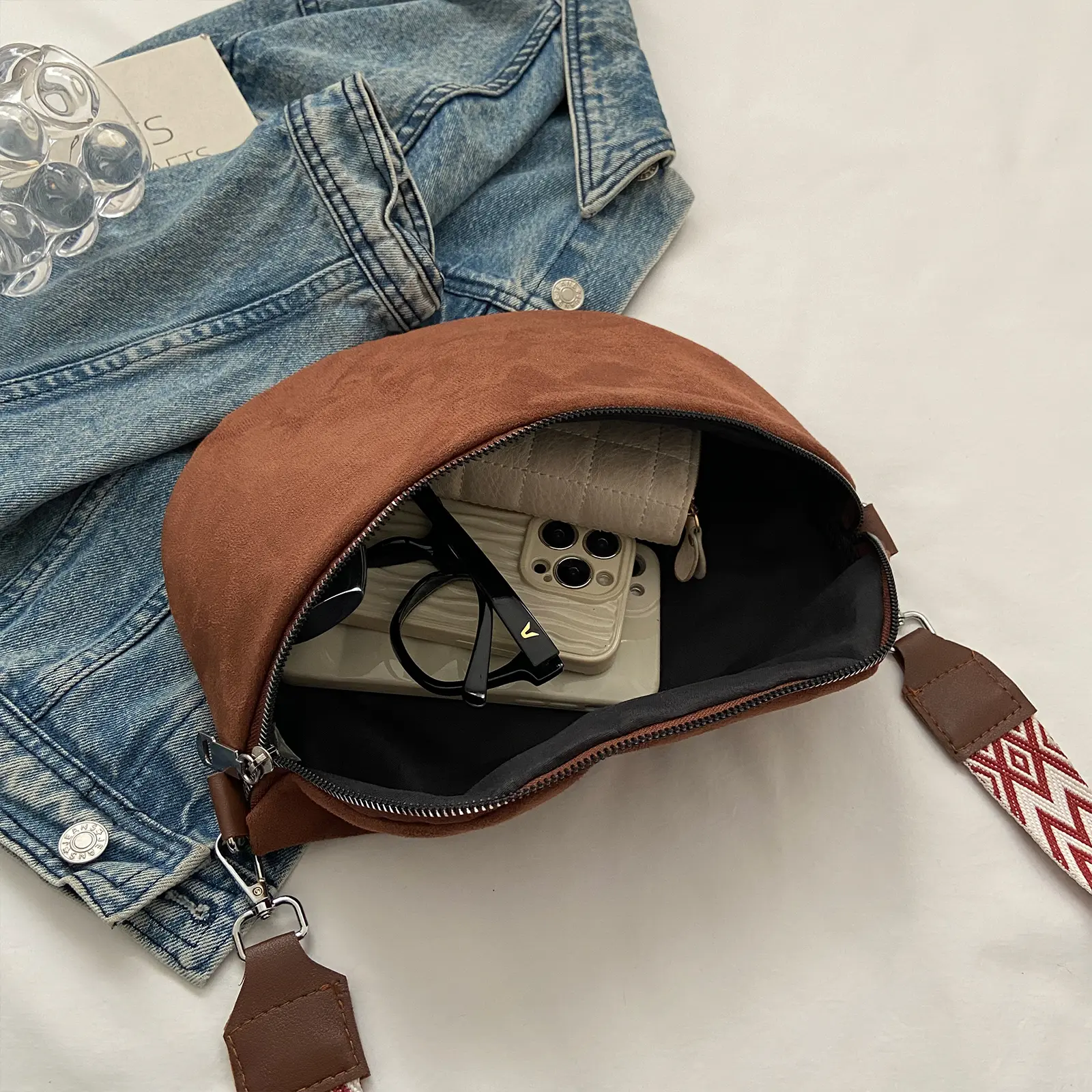 Fashion Suede Women Waist Bag Retro Half Moon Banana Bag Wide Strap Ladies Trend Satchel Solid Color Chest Bag Luxury Fanny Pack