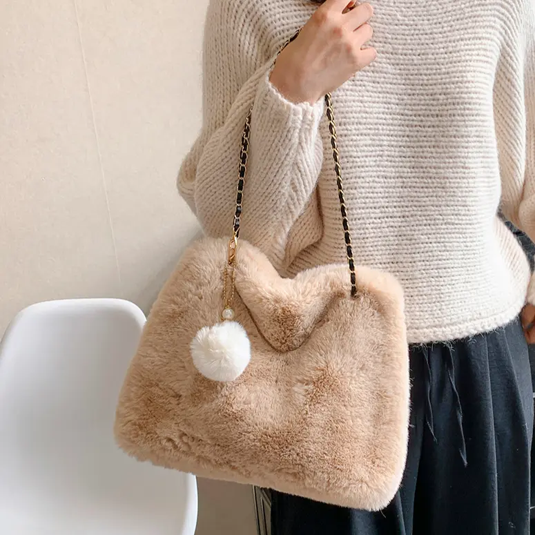 Autumn&Winter Fluffy Large Armpit Bags 2023 Luxury Plush Underarm Bag Fashion Faux Fur Handbag Women's Shoulder Bag with Pendant