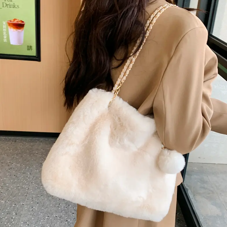 Autumn&Winter Fluffy Large Armpit Bags 2023 Luxury Plush Underarm Bag Fashion Faux Fur Handbag Women's Shoulder Bag with Pendant