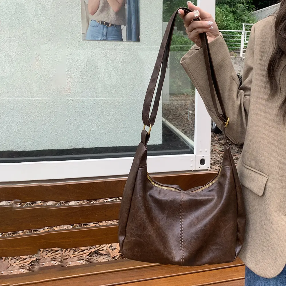 Women Shoulder Bag PU Leather Tote Bag with Interior Pockets Adjustable Strap Casual Crossbody Bag Zipper Retro Hobo Handbag