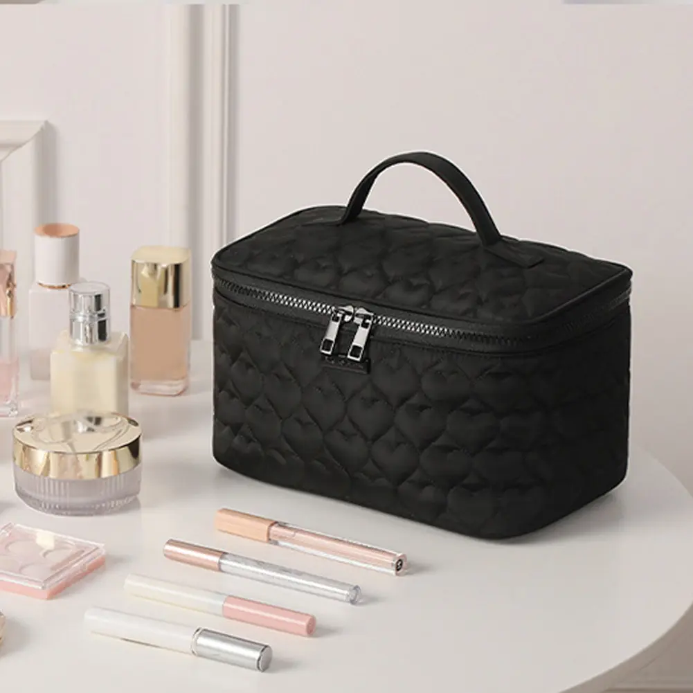Love Quilted Portable Make Up Bags with Zipper Skincare Brush Organizer Pouches Large Makeup Toiletry Bags Women Cosmetic Bag