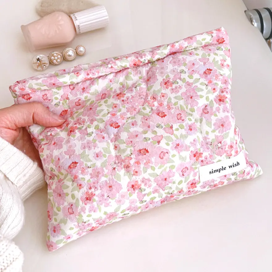 Women Fragmented Floral Makeup Pouch Quilted Cotton Clutch Bag High Quality Storage Bags Travel Toiletry Bag Ladies Cosmetic Bag