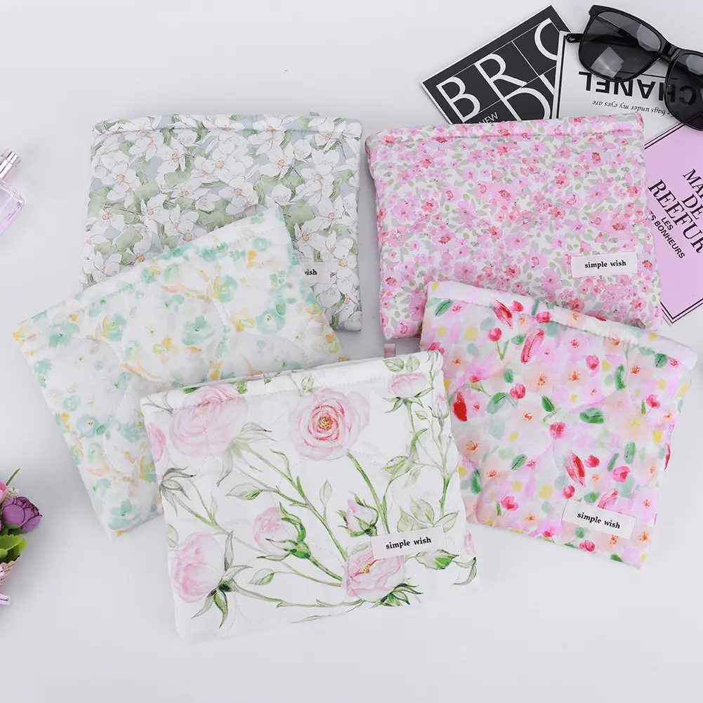 Women Fragmented Floral Makeup Pouch Quilted Cotton Clutch Bag High Quality Storage Bags Travel Toiletry Bag Ladies Cosmetic Bag