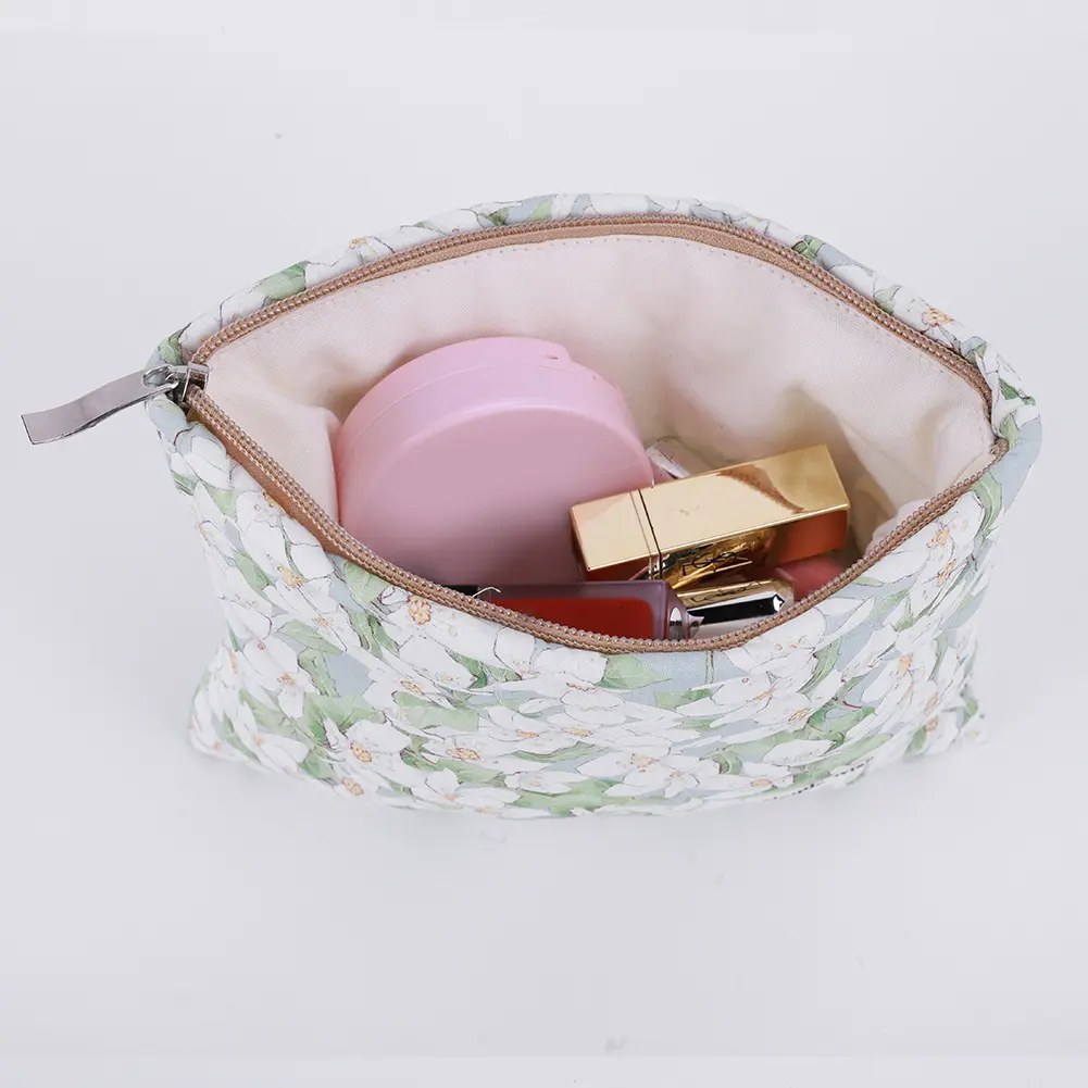 Women Fragmented Floral Makeup Pouch Quilted Cotton Clutch Bag High Quality Storage Bags Travel Toiletry Bag Ladies Cosmetic Bag