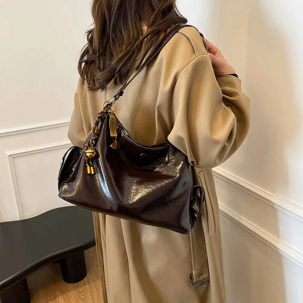 Vintage PU Leather Women's Shoulder Bag with Pendant Solid Versatile Crossbody Bag Large Capacity Commuting Tote Handbag Satchel